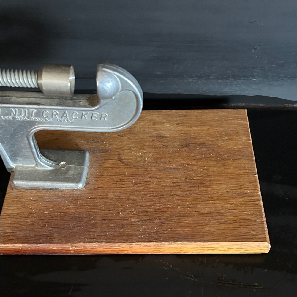 Lee’s Nut Cracker Vintage Cast Metal Clamp-Mount - Silver Dallas Texas - Picture 5 of 8